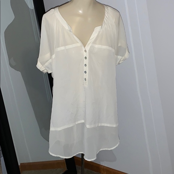Daniel Rainn Tops - Daniel Rainn beautiful tunic ! Gently worn.